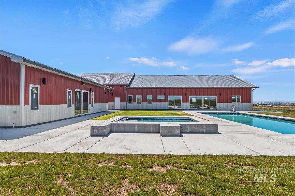 21692 Market Road Parma, ID 83660 - Photo 3 of 50