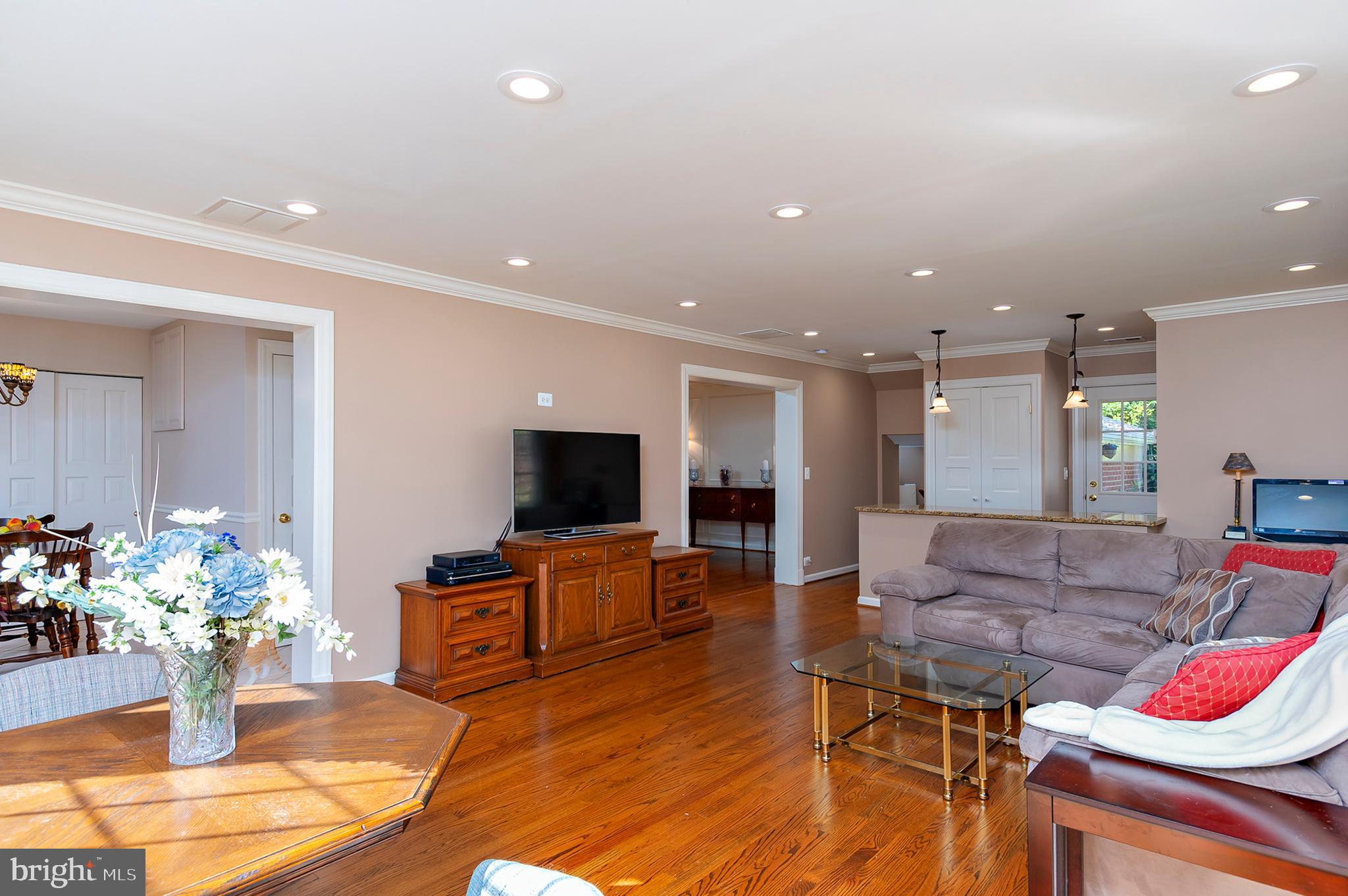 312 East Ridgely Road Lutherville-Timonium, MD 21093 - Photo 26 of 71 Family Room to Kitchen