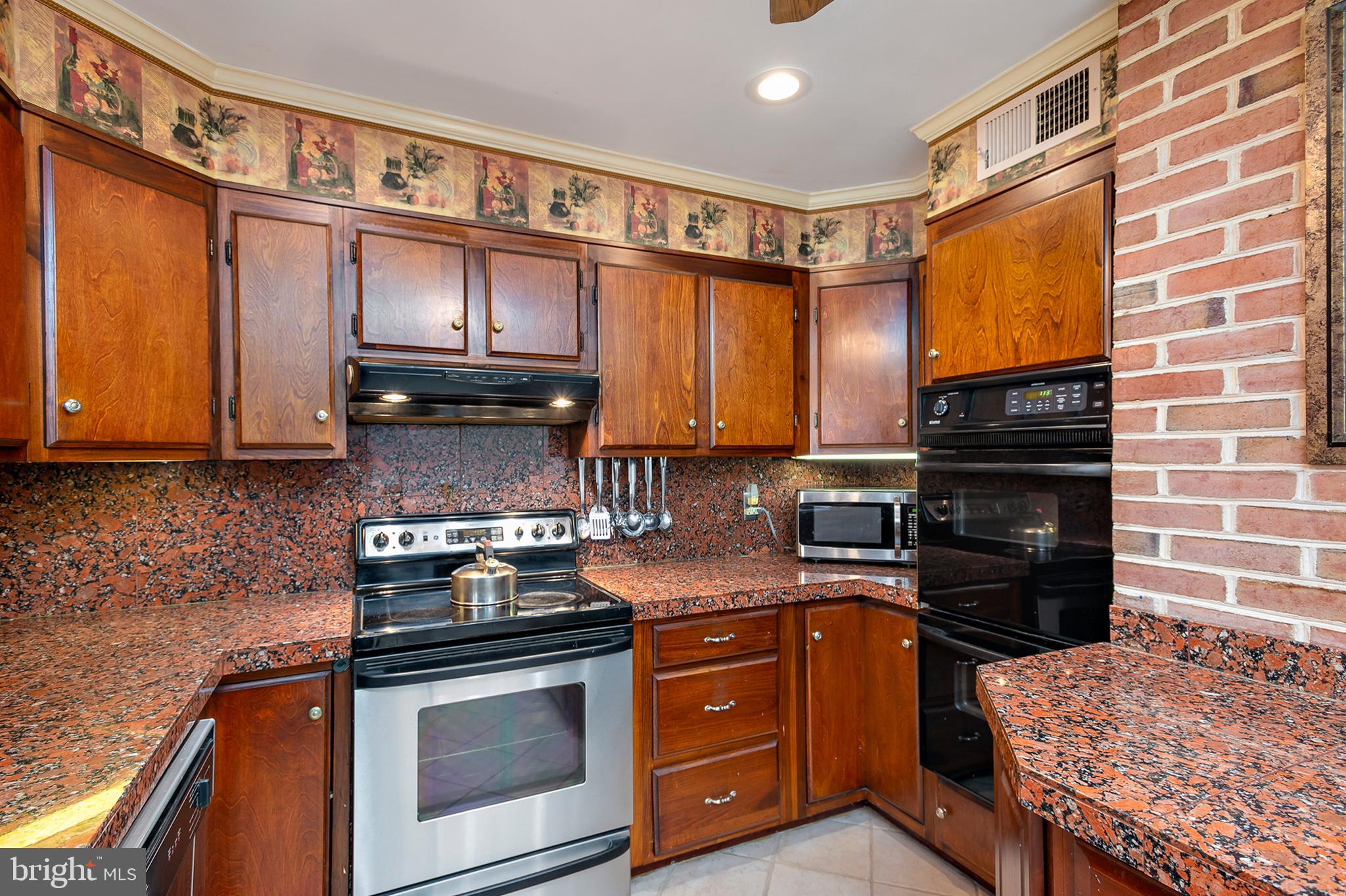 312 East Ridgely Road Lutherville-Timonium, MD 21093 - Photo 31 of 71 Kitchen (alt view)