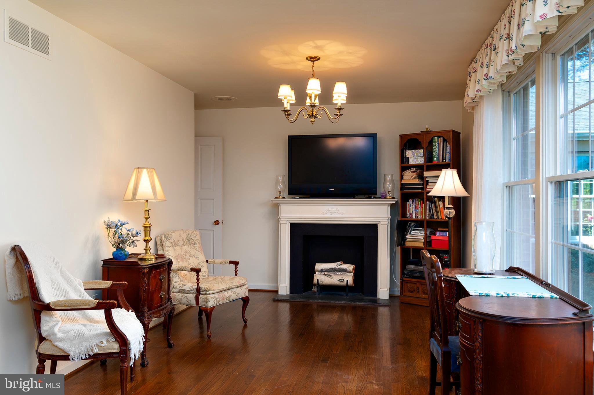 312 East Ridgely Road Lutherville-Timonium, MD 21093 - Photo 36 of 71 Master Bedroom Sitting Room (alt view)
