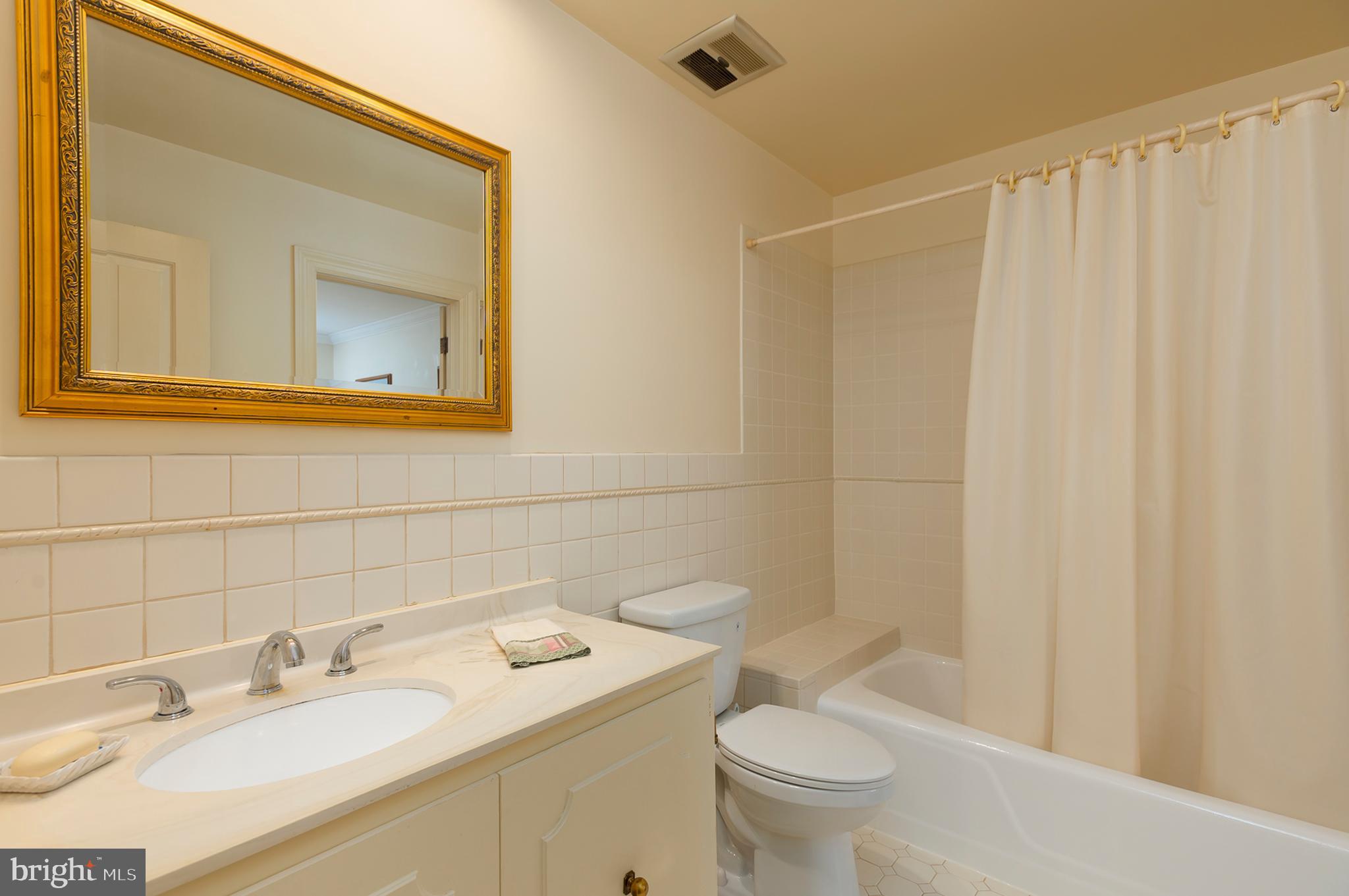312 East Ridgely Road Lutherville-Timonium, MD 21093 - Photo 47 of 71 Bathroom 2