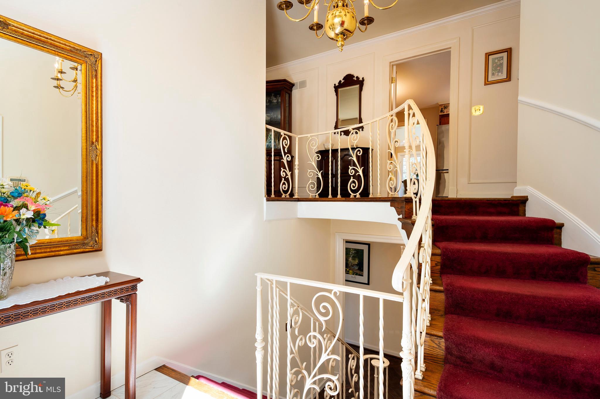312 East Ridgely Road Lutherville-Timonium, MD 21093 - Photo 9 of 71 Foyer