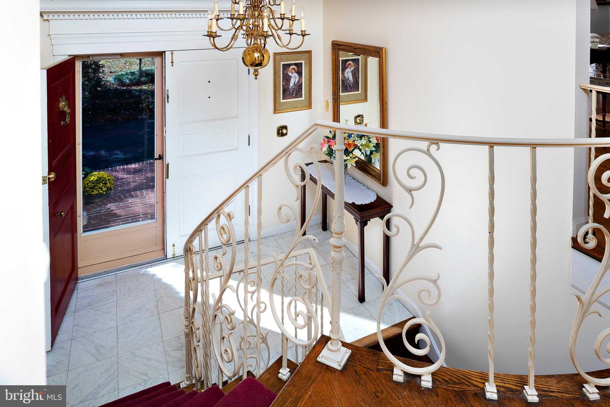 312 East Ridgely Road Lutherville-Timonium, MD 21093 - Photo 10 of 71 Foyer (alt view)
