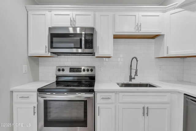 $350,000 | 182 Greenwood Loop Road, Brick, NJ 08724