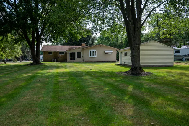 $550,000 | 219 Ottawa Drive, Troy, MI 48085