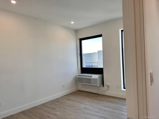 $2,995 | 362 West Merrick Road, Unit 201, Valley Stream, NY 11580