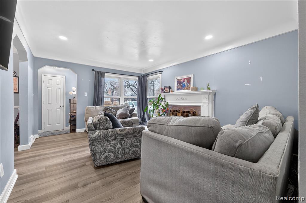 21211 Newcastle Road Harper Woods, MI 48225 - Photo 7 of 39 Gallery Image 7