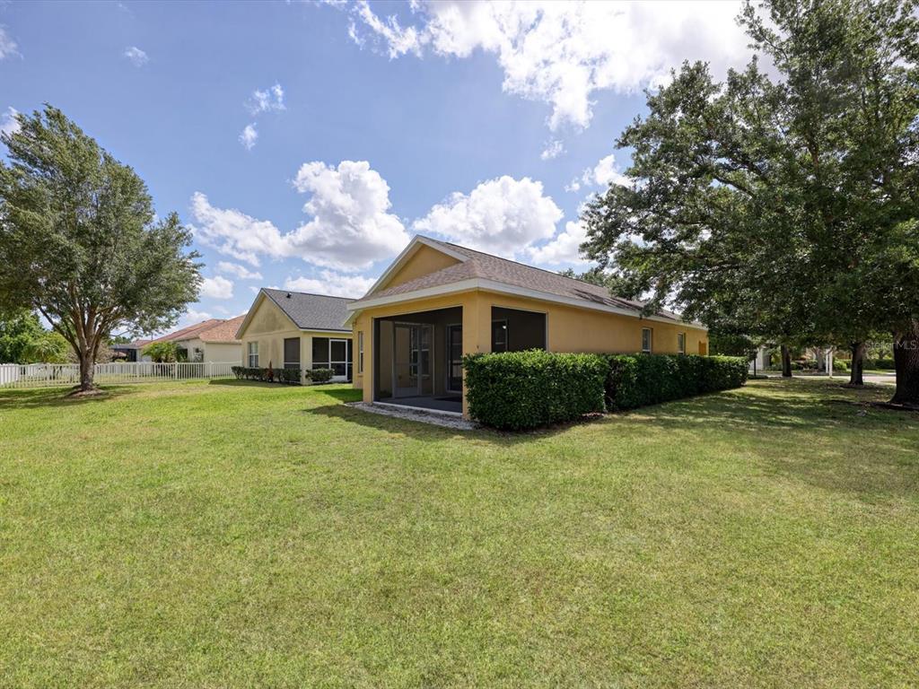 6258 Blue Runner Court Lakewood Ranch, FL 34202 - Photo 22 of 23