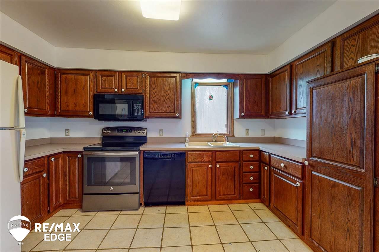 4646 Sheridan Road Vassar, MI 48768 - Photo 11 of 42 50070606-10.JPG