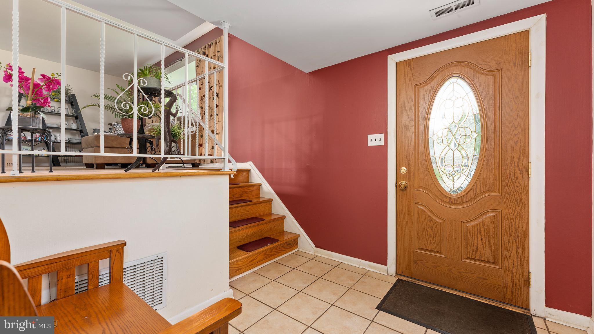 1024 Surrey Road Somerdale, NJ 08083 - Photo 4 of 28 Foyer Entry