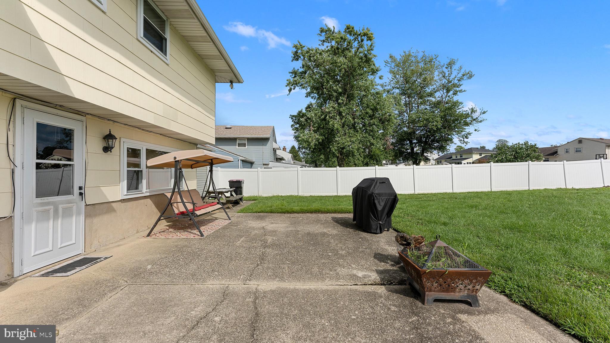 1024 Surrey Road Somerdale, NJ 08083 - Photo 7 of 28 Large Patio