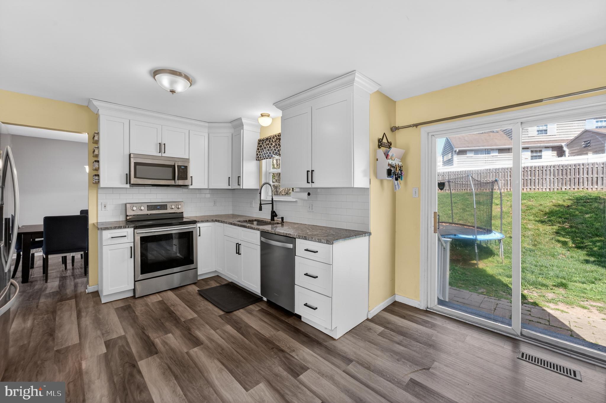 3 Birchgrove Road Newark, DE 19702 - Photo 11 of 41 Updated Kitchen w/ High End Granite, SS Appliances