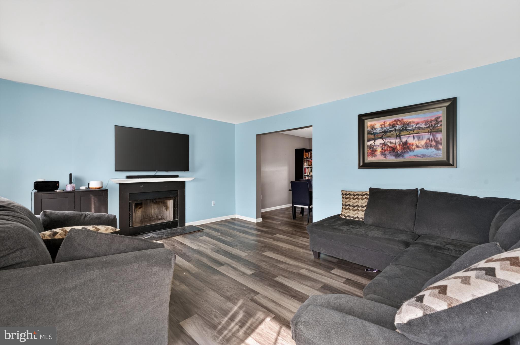 3 Birchgrove Road Newark, DE 19702 - Photo 5 of 41 Living Room w/ LVP