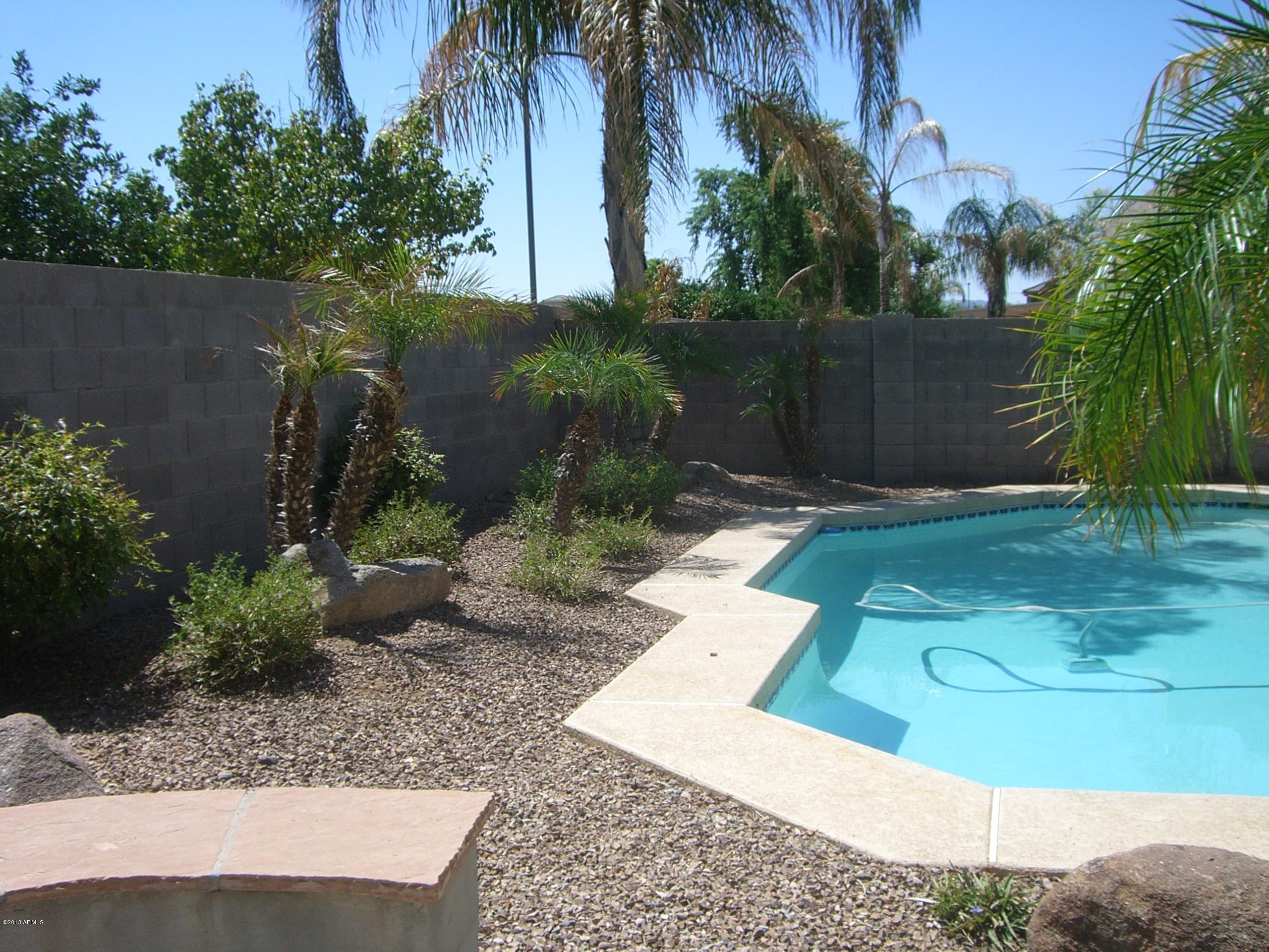 3281 South Martingale Road Gilbert, AZ 85297 - Photo 31 of 34 POOL AND LANDSCAPING