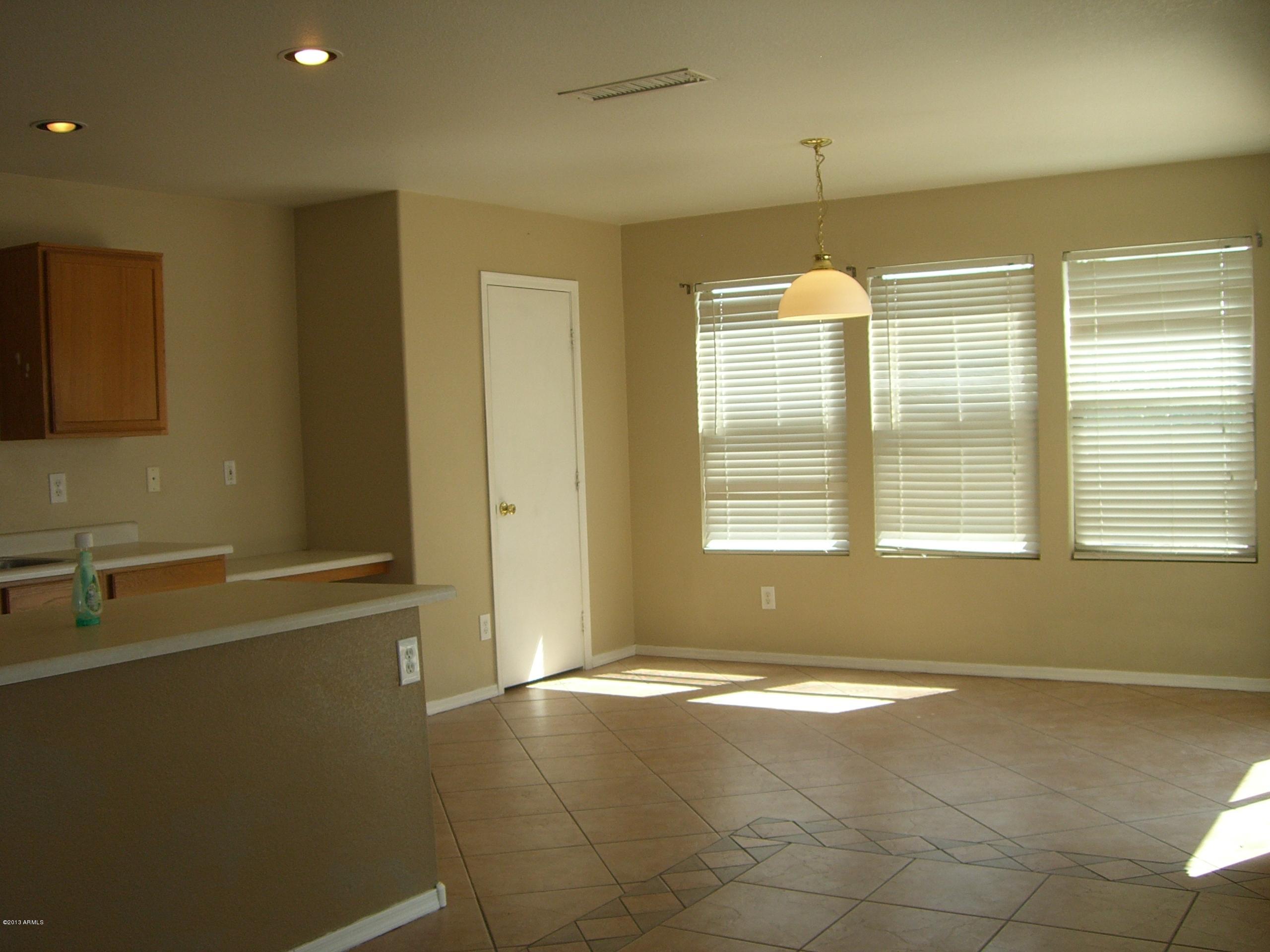 3281 South Martingale Road Gilbert, AZ 85297 - Photo 6 of 34 BREAKFAST ROOM