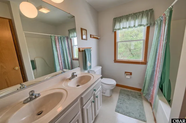 $685,000 | 53222 Runboat Circle, Frisco, NC 27920