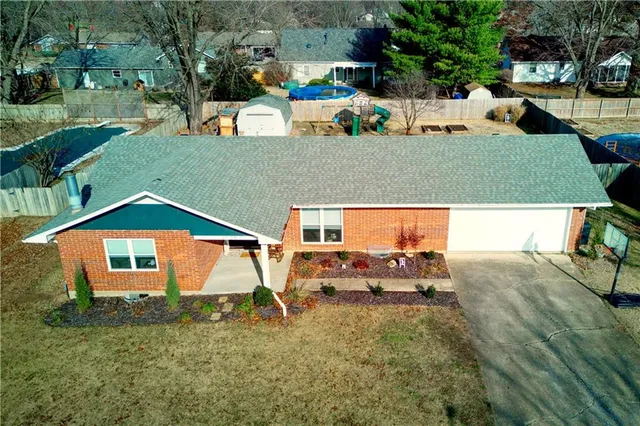 $289,900 | 1705 Countryside Drive, Pittsburg, KS 66762