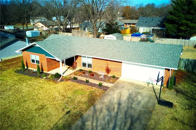 $289,900 | 1705 Countryside Drive, Pittsburg, KS 66762