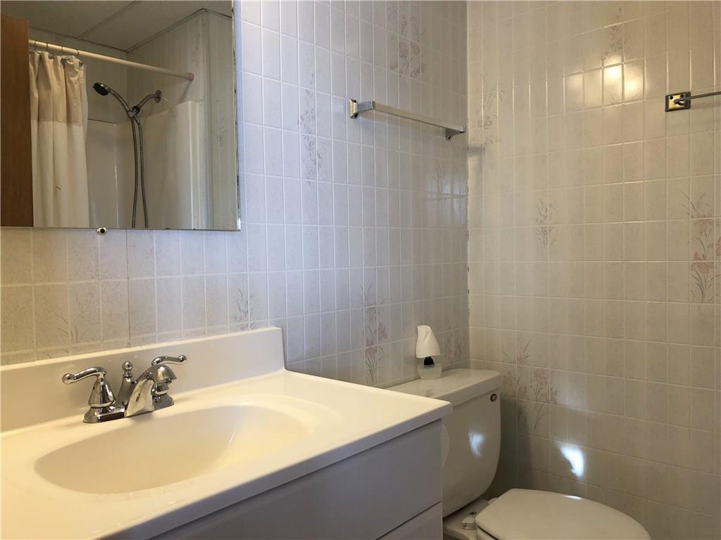 1277 Post Road, Unit 140 Wells, ME 04090 - Photo 8 of 12 Full Bathroom with Tub