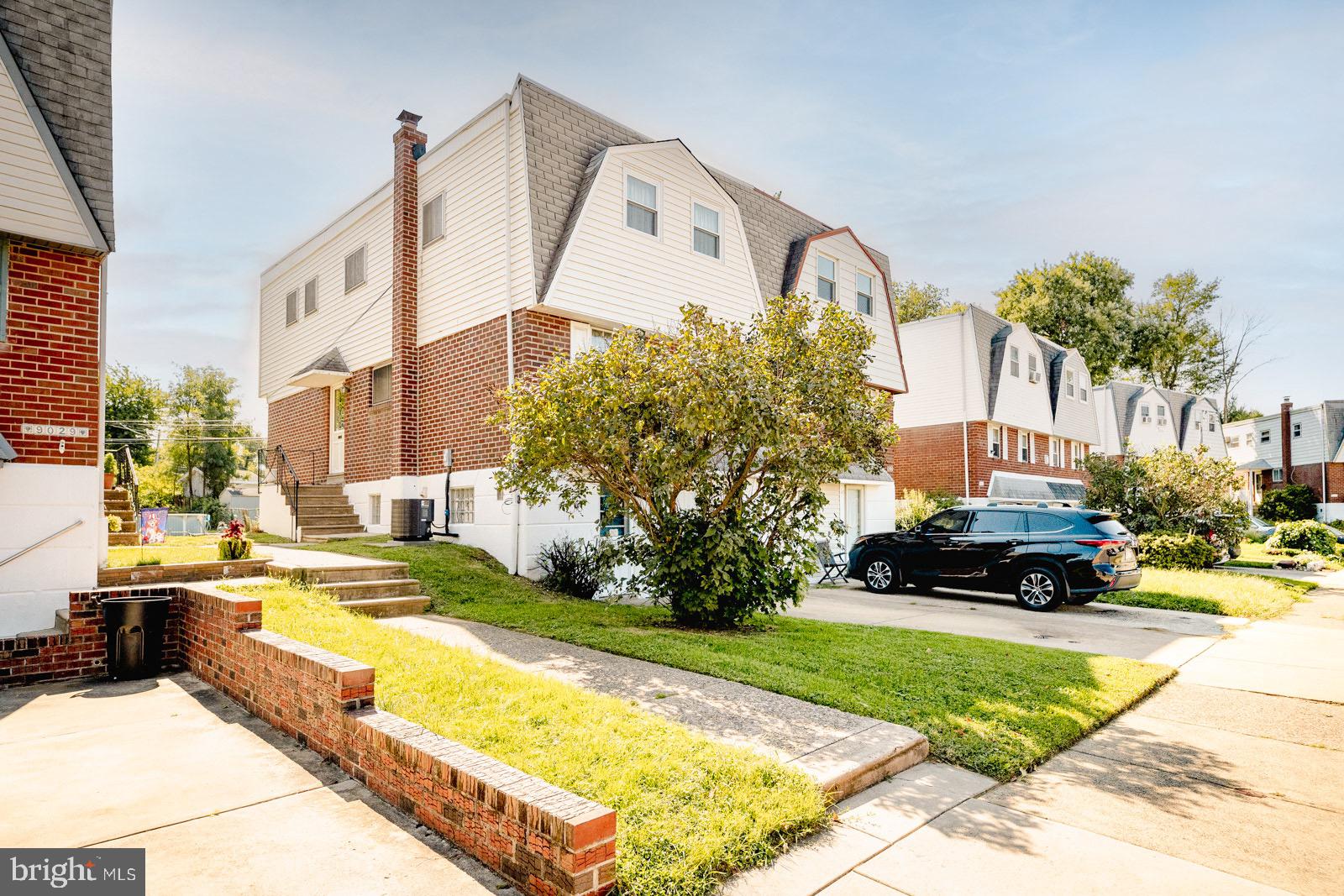 9027 Eastview Road Philadelphia, PA 19152 - Photo 3 of 41 Gallery Image 3