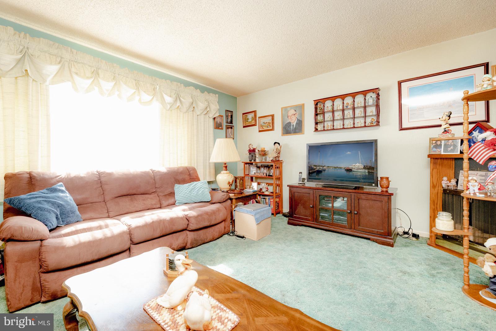 9027 Eastview Road Philadelphia, PA 19152 - Photo 8 of 41 Gallery Image 8