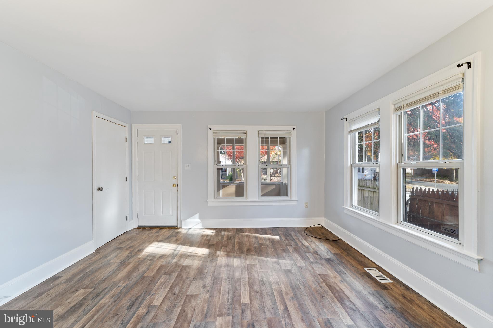 81 Elizabeth Avenue Hamilton, NJ 08610 - Photo 5 of 21