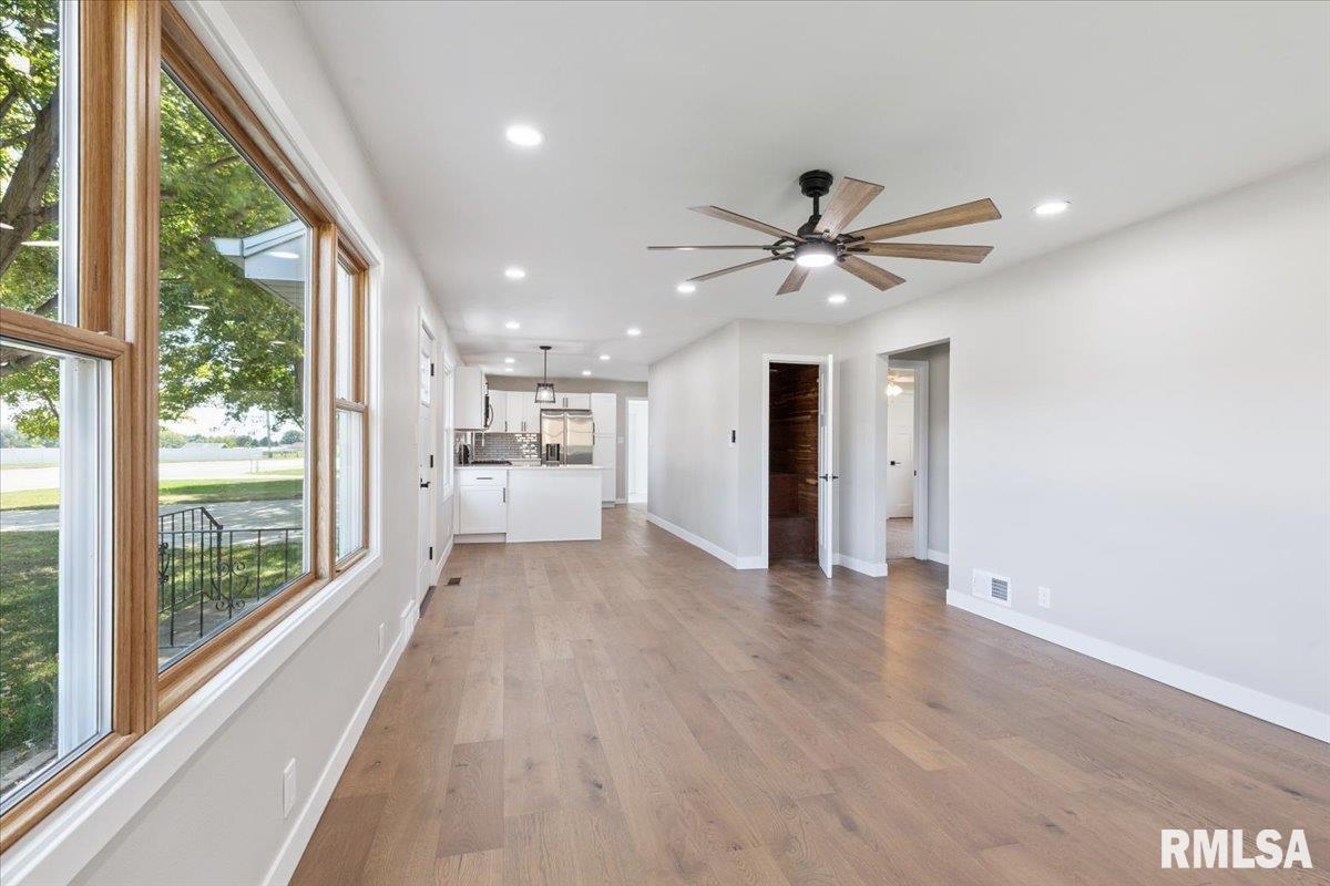 3852 North 3rd Street Clinton, IA 52732 - Photo 15 of 32