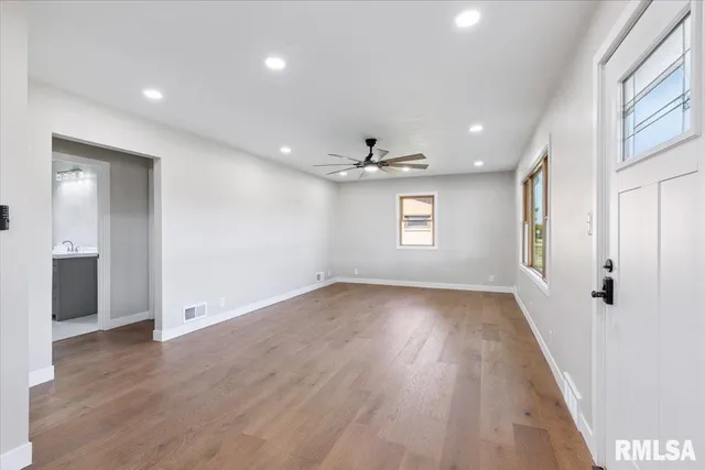 $275,000 | 3852 North 3rd Street, Clinton, IA 52732