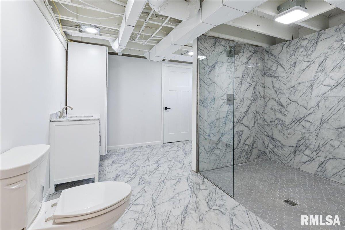 3852 North 3rd Street Clinton, IA 52732 - Photo 26 of 32