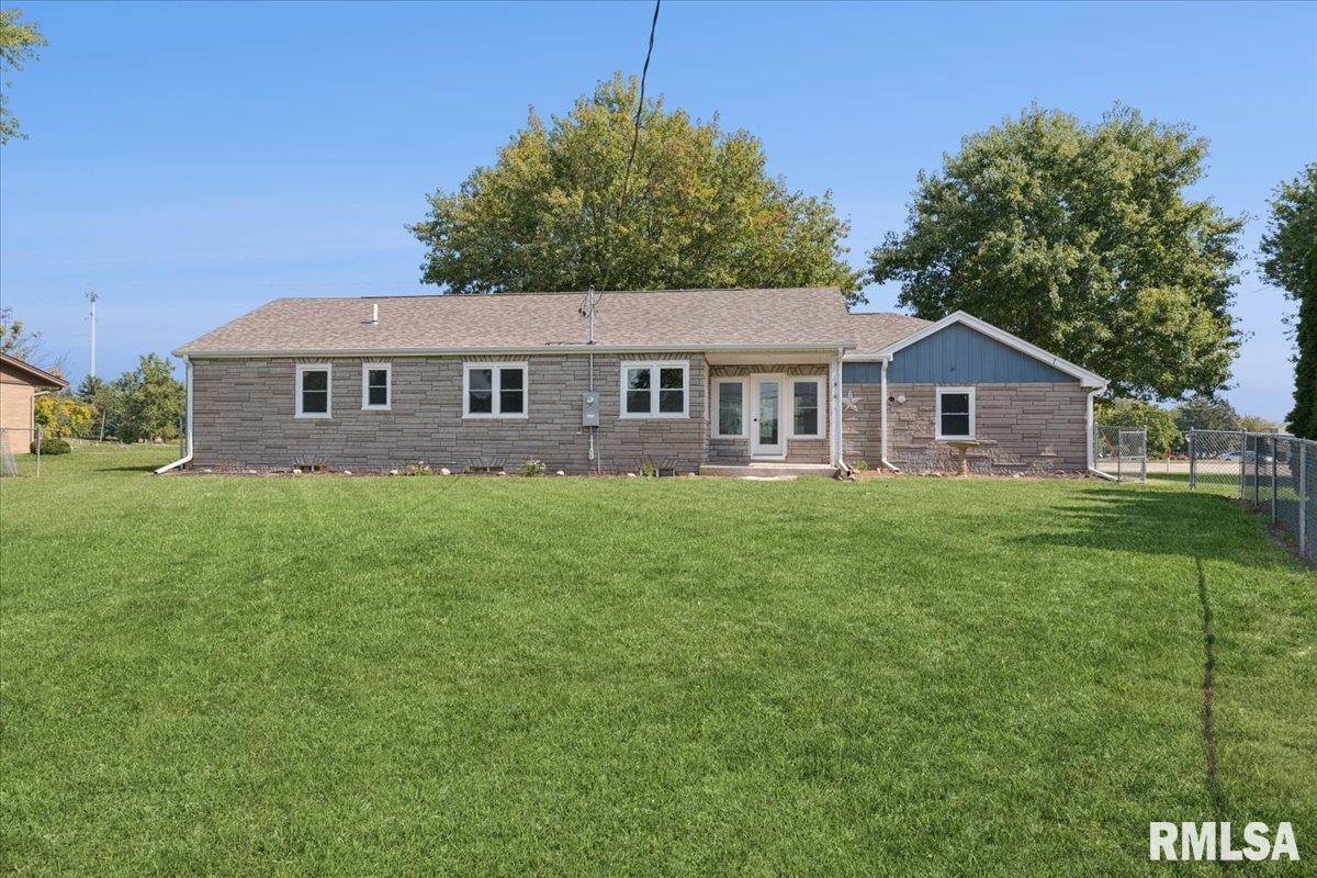 3852 North 3rd Street Clinton, IA 52732 - Photo 4 of 32