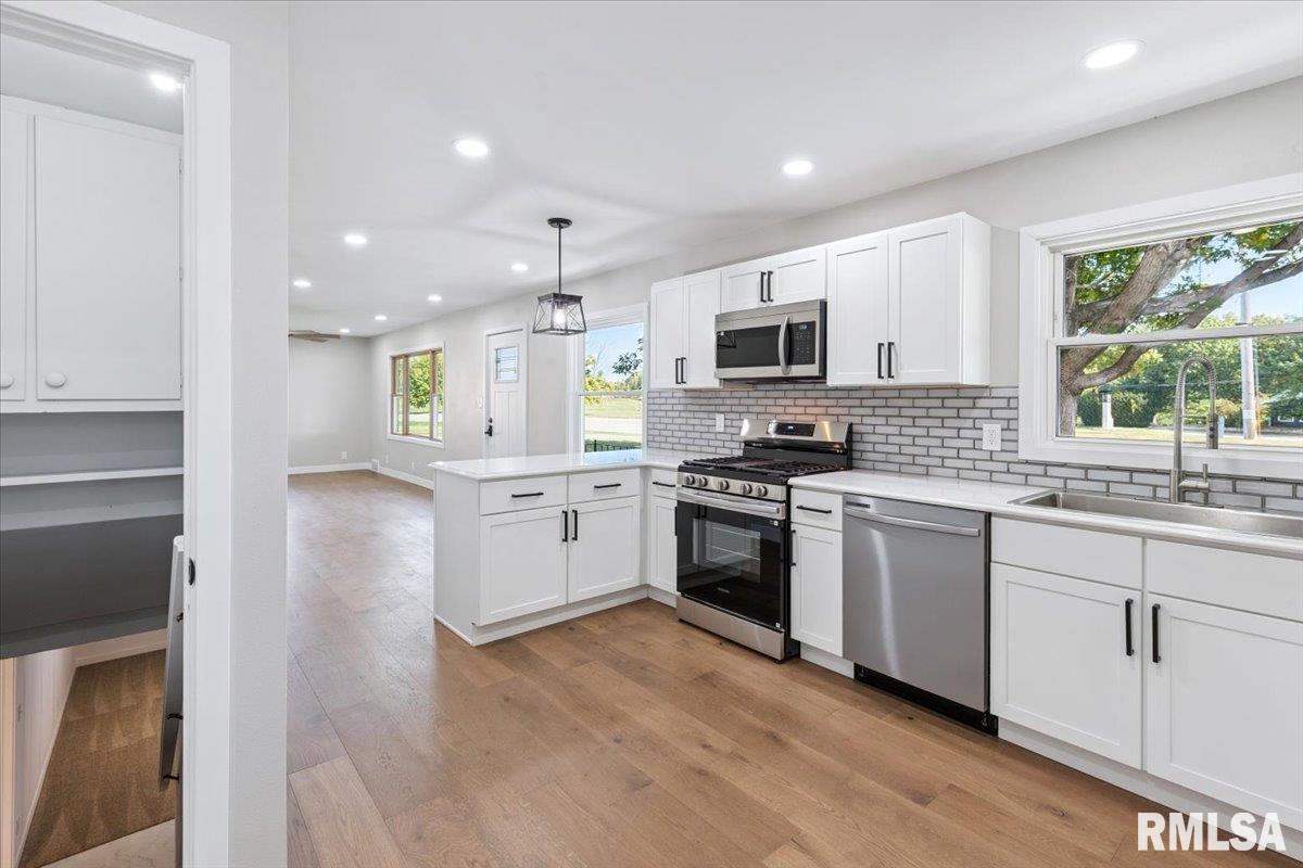 3852 North 3rd Street Clinton, IA 52732 - Photo 8 of 32