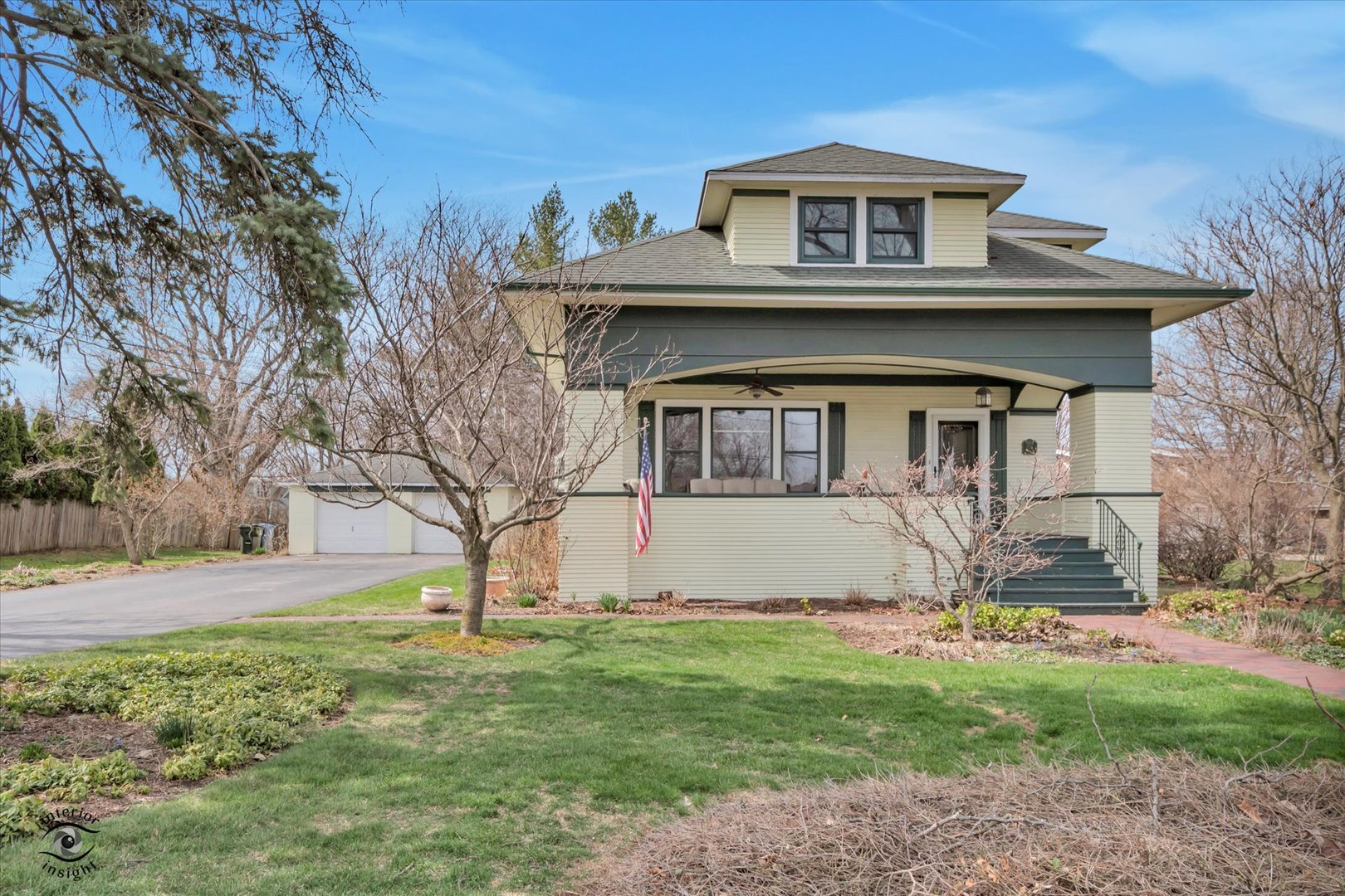 256 Center Road Frankfort, IL 60423 - Photo 24 of 26 a front view of a house with garden