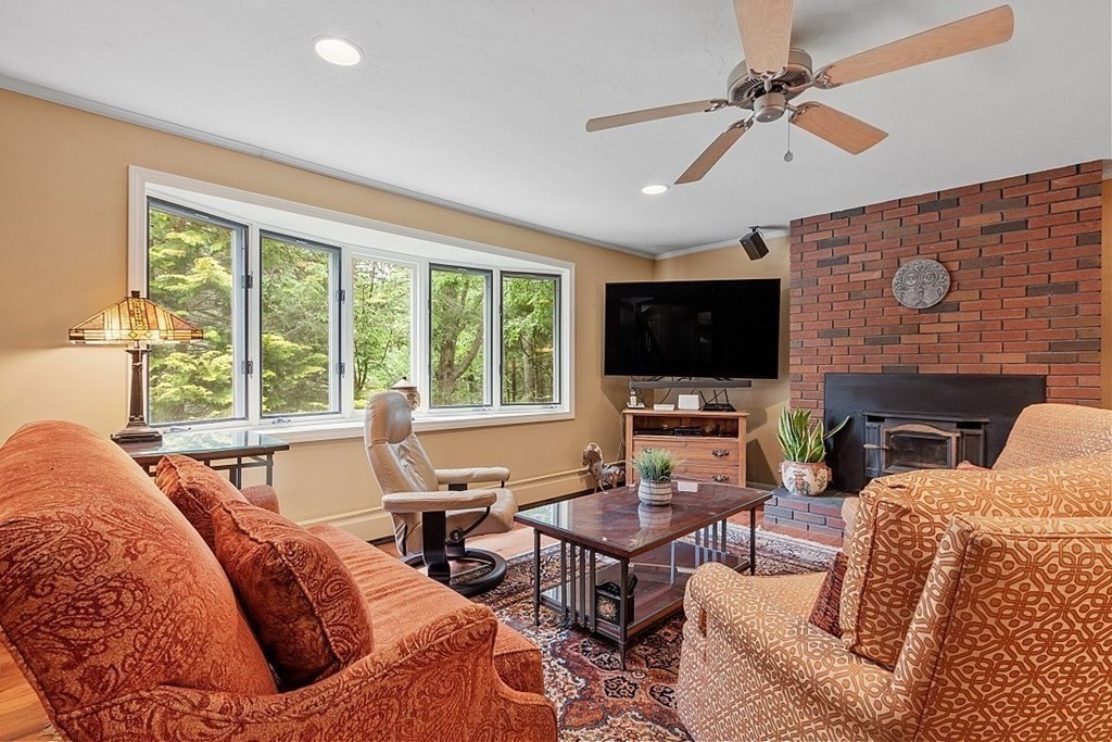 54 McCormick Road Spencer, MA 01562 - Photo 8 of 41 Gallery Image 8