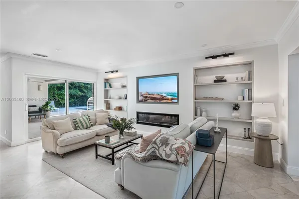 $2,750,000 | 10235 Southwest 58th Court, Pinecrest, FL 33156