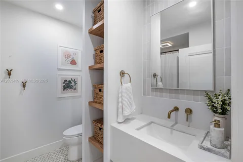 $2,750,000 | 10235 Southwest 58th Court, Pinecrest, FL 33156