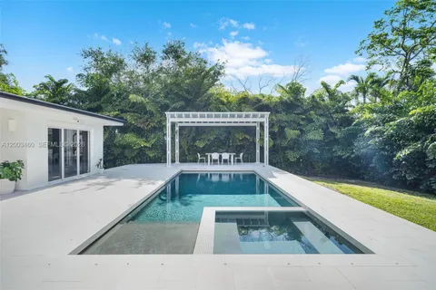 $2,750,000 | 10235 Southwest 58th Court, Pinecrest, FL 33156