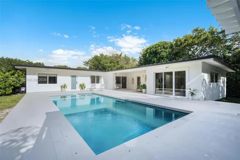 $2,750,000 | 10235 Southwest 58th Court, Pinecrest, FL 33156