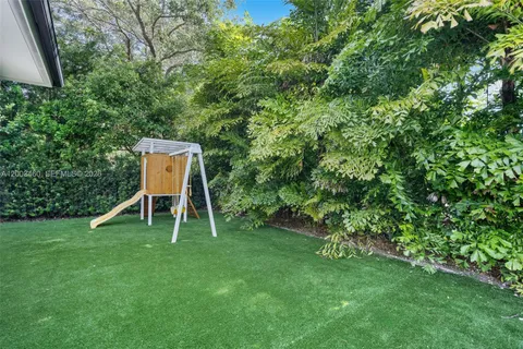 $2,750,000 | 10235 Southwest 58th Court, Pinecrest, FL 33156