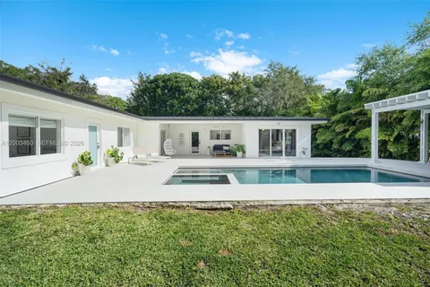 $2,750,000 | 10235 Southwest 58th Court, Pinecrest, FL 33156