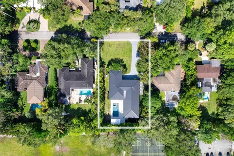 $2,750,000 | 10235 Southwest 58th Court, Pinecrest, FL 33156