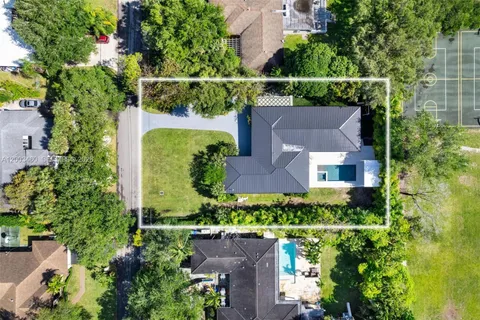 $2,750,000 | 10235 Southwest 58th Court, Pinecrest, FL 33156