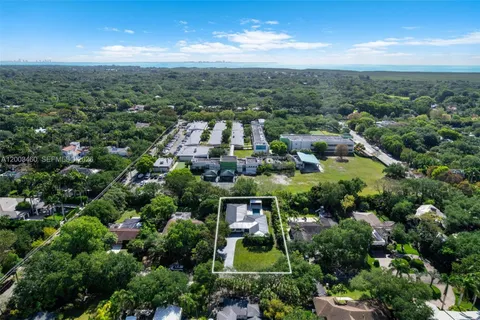 $2,750,000 | 10235 Southwest 58th Court, Pinecrest, FL 33156