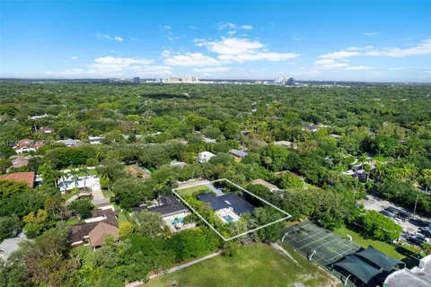 $2,750,000 | 10235 Southwest 58th Court, Pinecrest, FL 33156