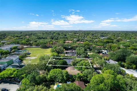 $2,750,000 | 10235 Southwest 58th Court, Pinecrest, FL 33156