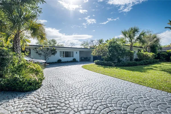 $2,750,000 | 10235 Southwest 58th Court, Pinecrest, FL 33156