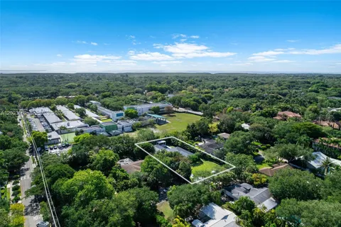 $2,750,000 | 10235 Southwest 58th Court, Pinecrest, FL 33156