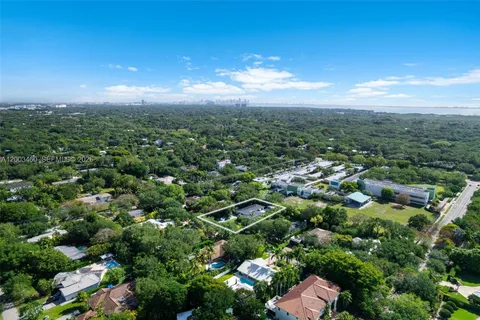 $2,750,000 | 10235 Southwest 58th Court, Pinecrest, FL 33156