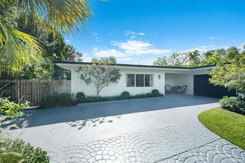 $2,750,000 | 10235 Southwest 58th Court, Pinecrest, FL 33156