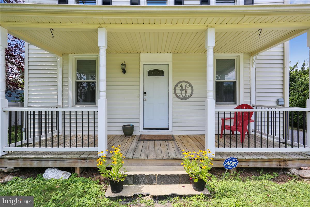23812 Woodfield Road Gaithersburg, MD 20882 - Photo 3 of 61 Gallery Image 3