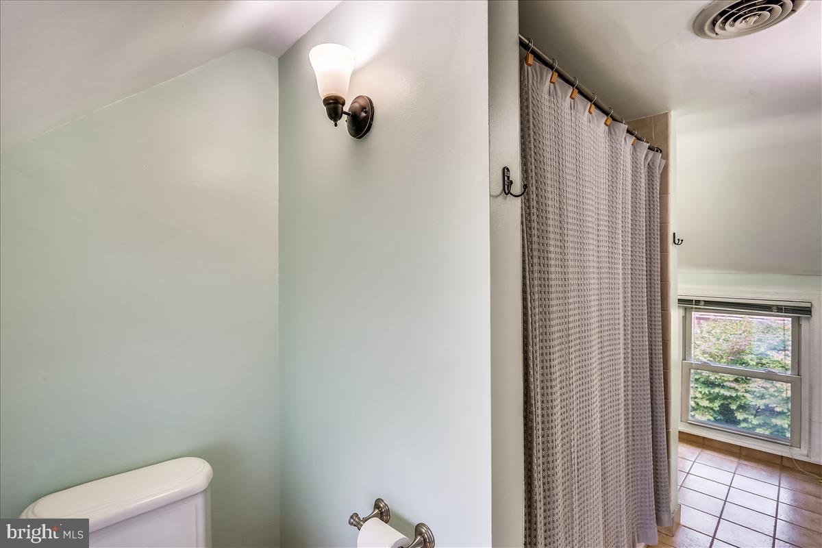 23812 Woodfield Road Gaithersburg, MD 20882 - Photo 21 of 61 Gallery Image 21